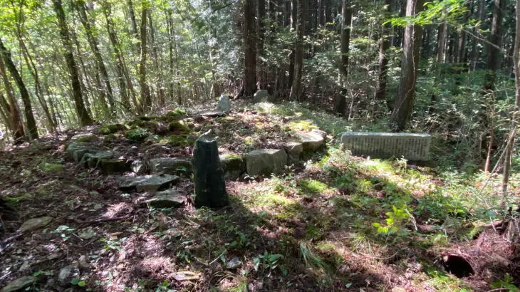 久万高原町大川ほうじが峠の山中に残る戦国の悲劇 ― 捕虜斬首の地